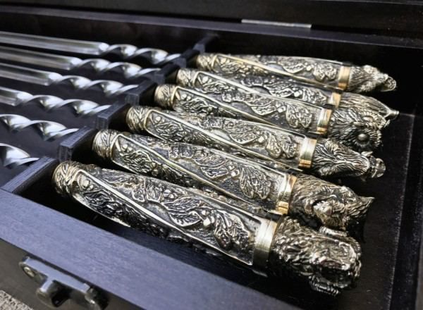 VIP-Набір кутових металевих шампурів лиття "Дикі звірі 3" в подарунковому кейсі Дикі звірі 3-3 фото